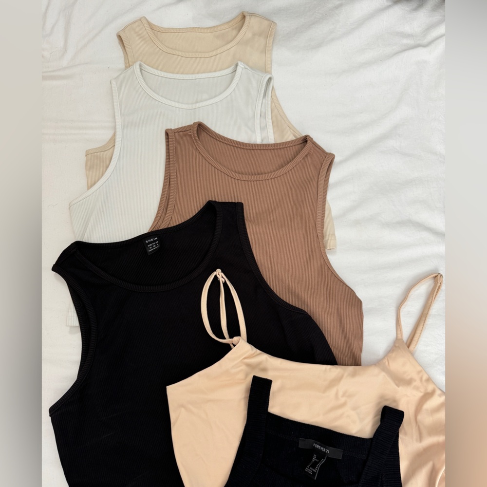 Set of 6 women’s small cropped tank tops